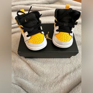 NEW Infant Jordan 1 Mid -  White/University Gold-Black - Size 2c